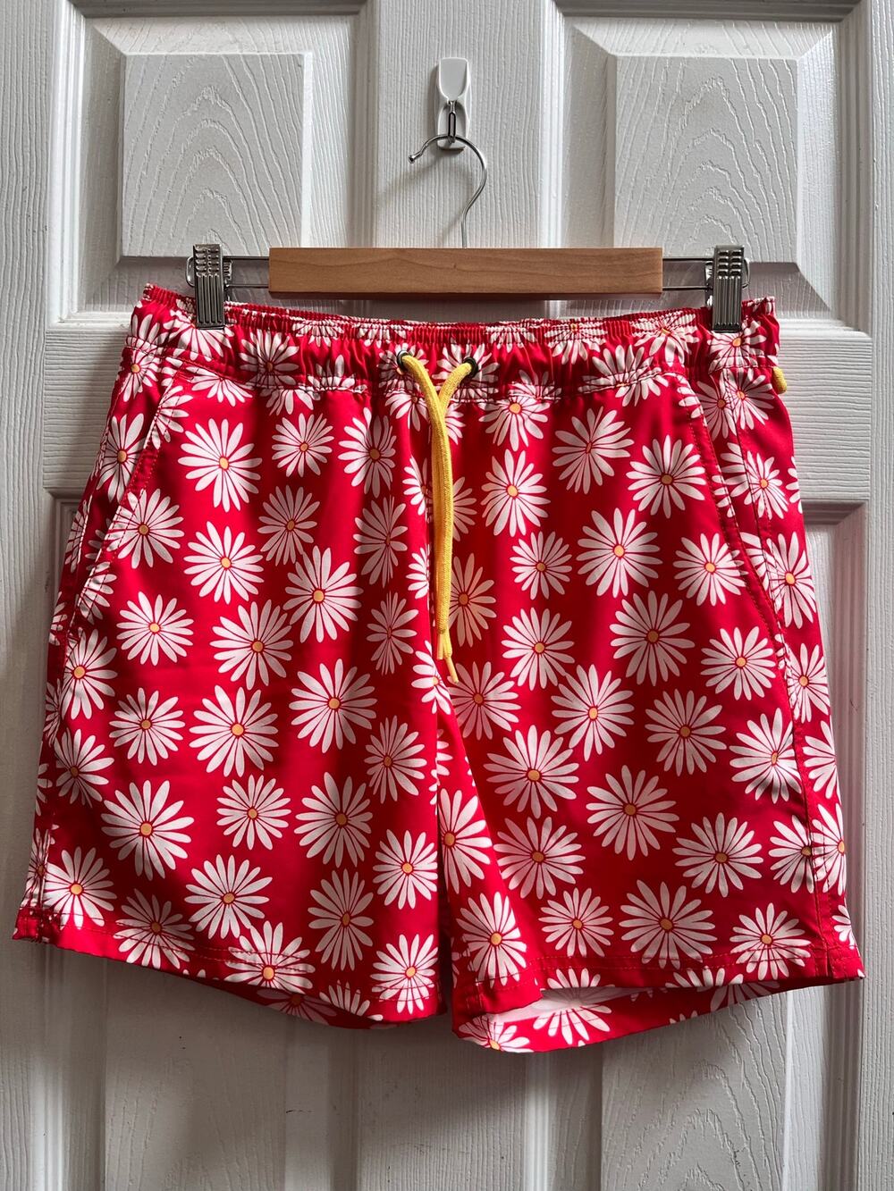 J. Crew Men’s Flex Daisy Print Drawstring Swim Trunk Small 6 Inch Inseam